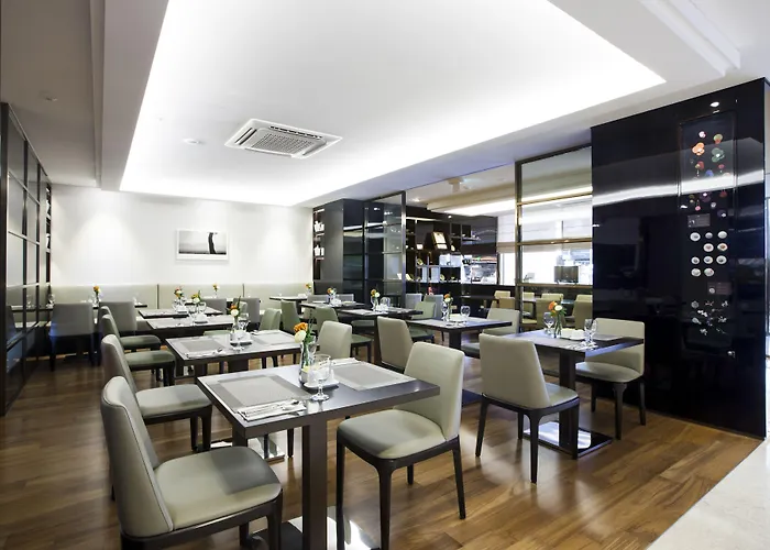 Hotel The Grand Myeongdong 4*