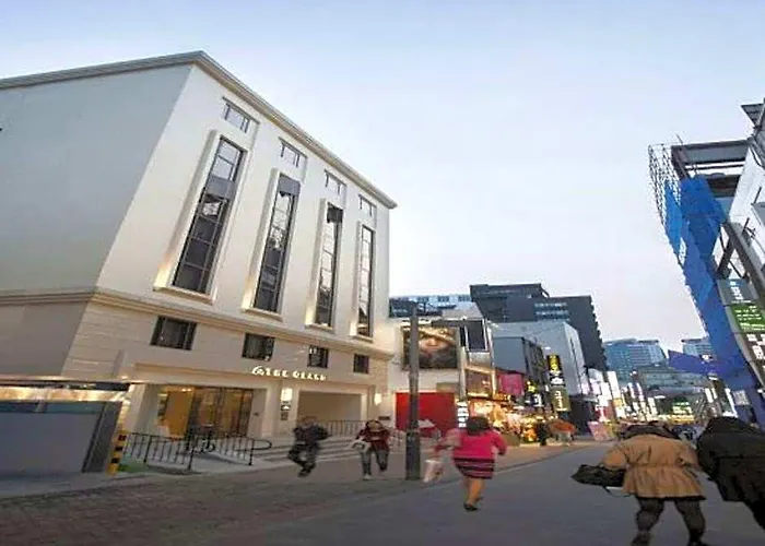 Hotel The Grand Myeongdong 4*